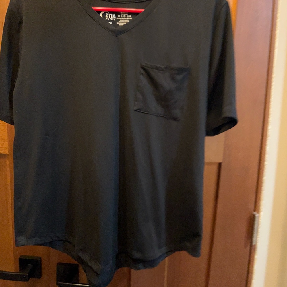 Zyia Black Short Sleeve V-Neck Tee XXL